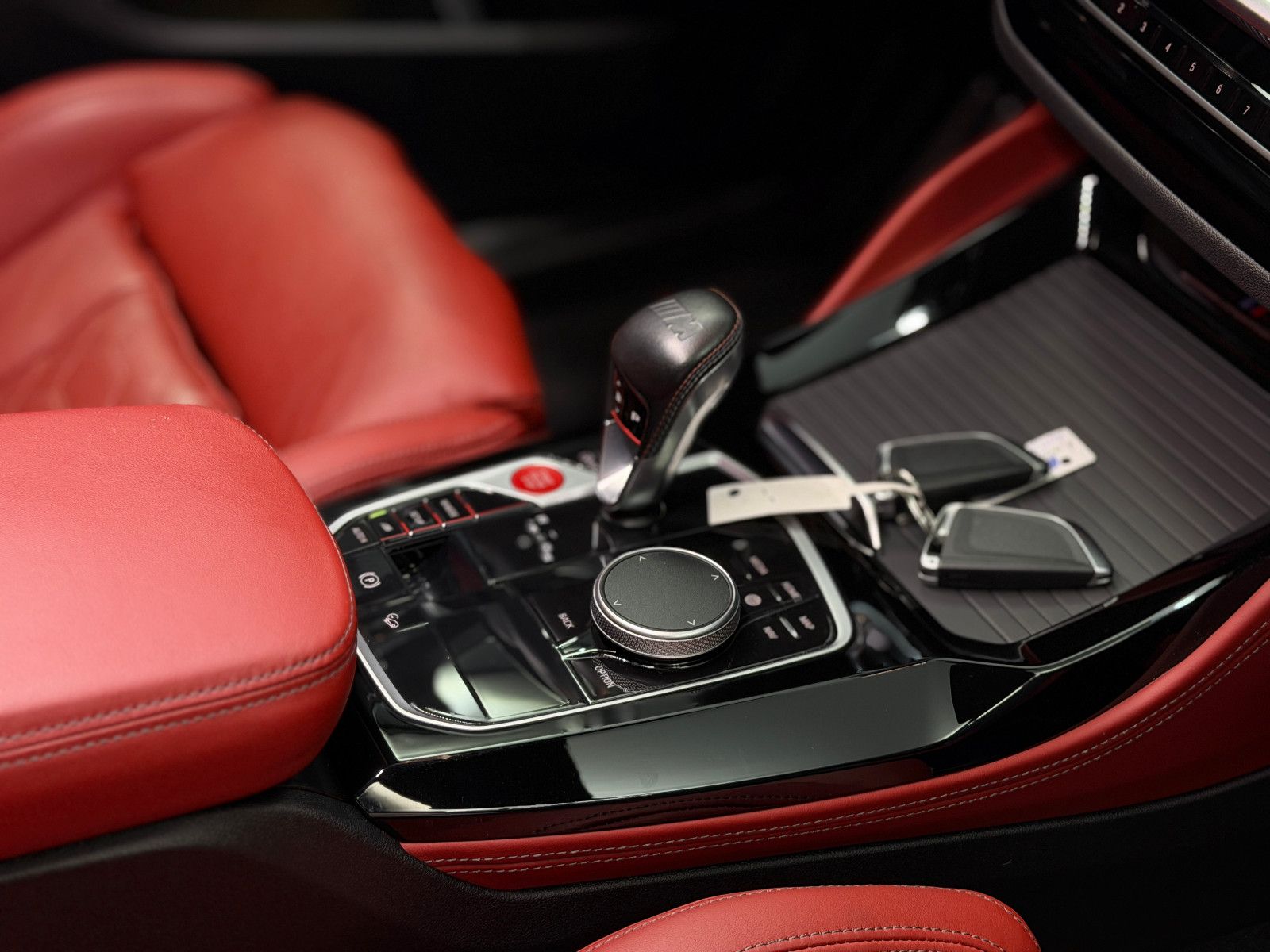 Fahrzeugabbildung BMW X4 M Competition |CARBON|H/K|LASER|HuD