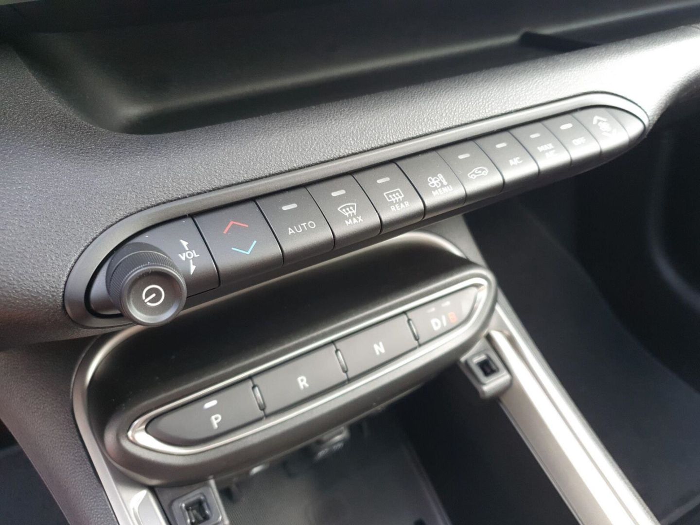 Fahrzeugabbildung Jeep Avenger Summit Pano Leder Infotainment Paket
