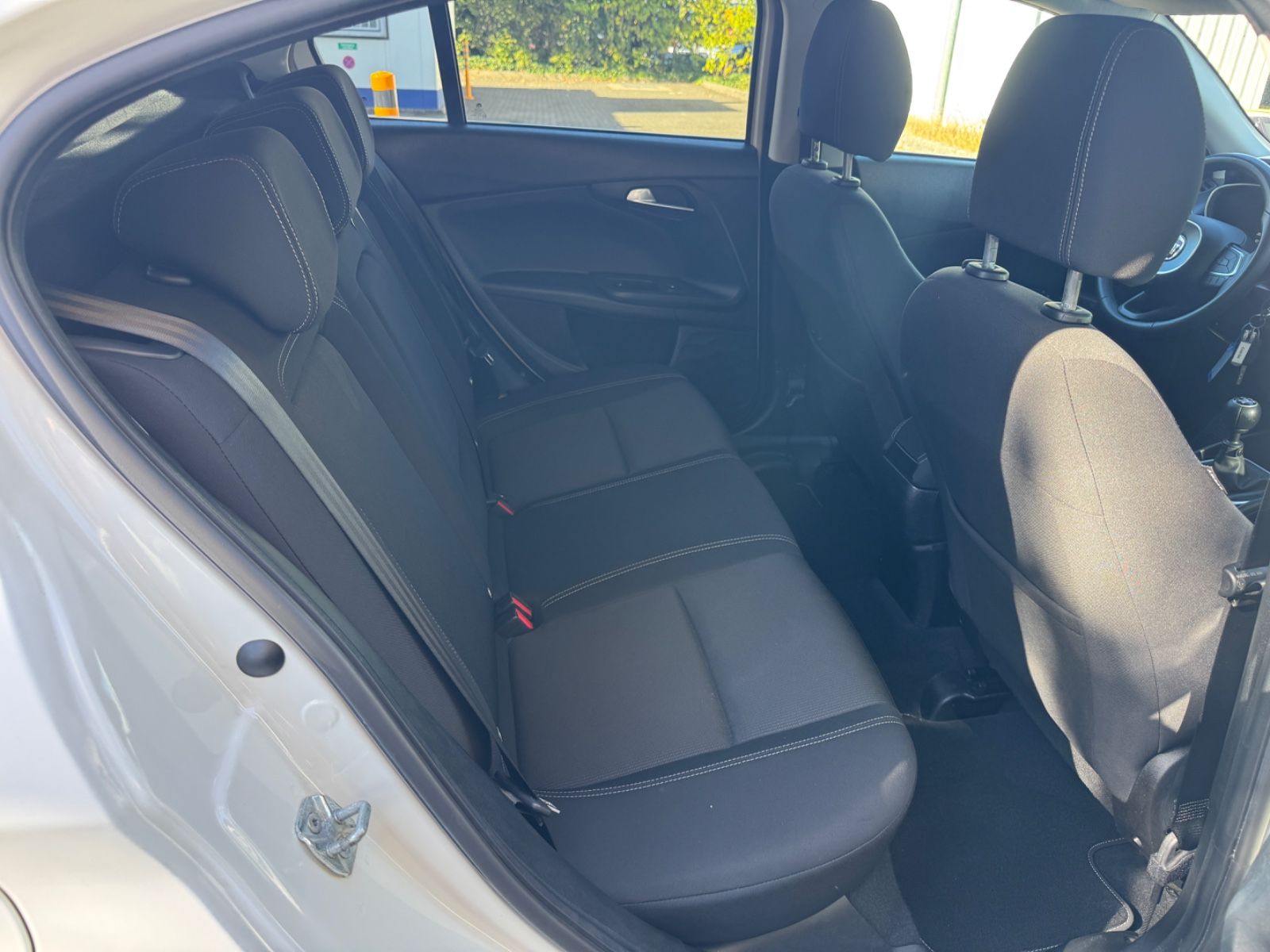 Fahrzeugabbildung Fiat Tipo Mirror 1.6  Navi+Kamera