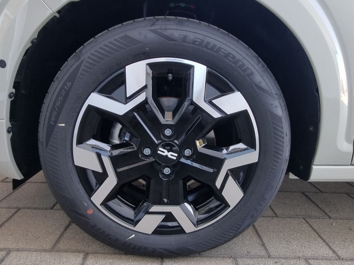 Fahrzeugabbildung Dacia Sandero Journey TCe 100