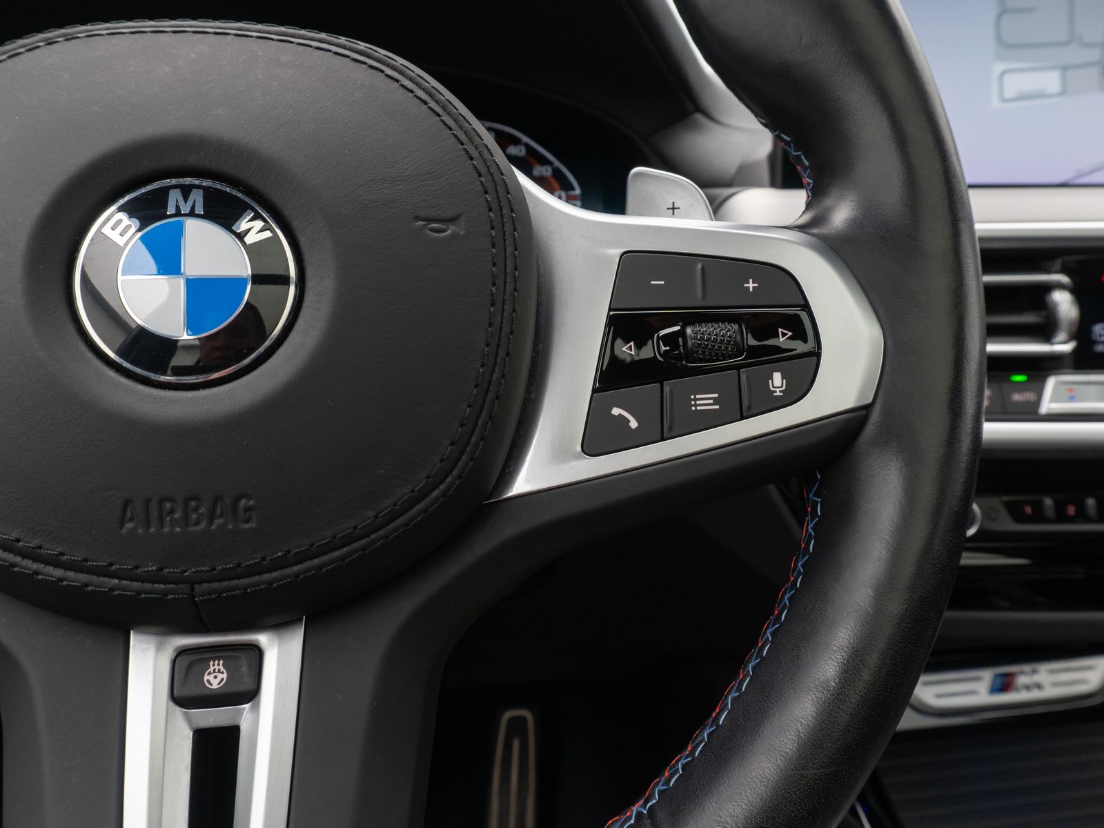 Fahrzeugabbildung BMW X3 M40i Laser HUD DAB 360° DisplKey Panorama 20"