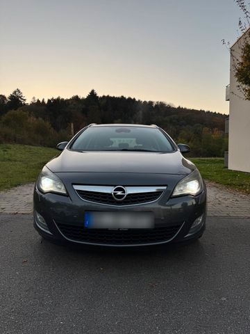 Opel Astra J Sport tourer 2.0 CDTI.Neue Tüv