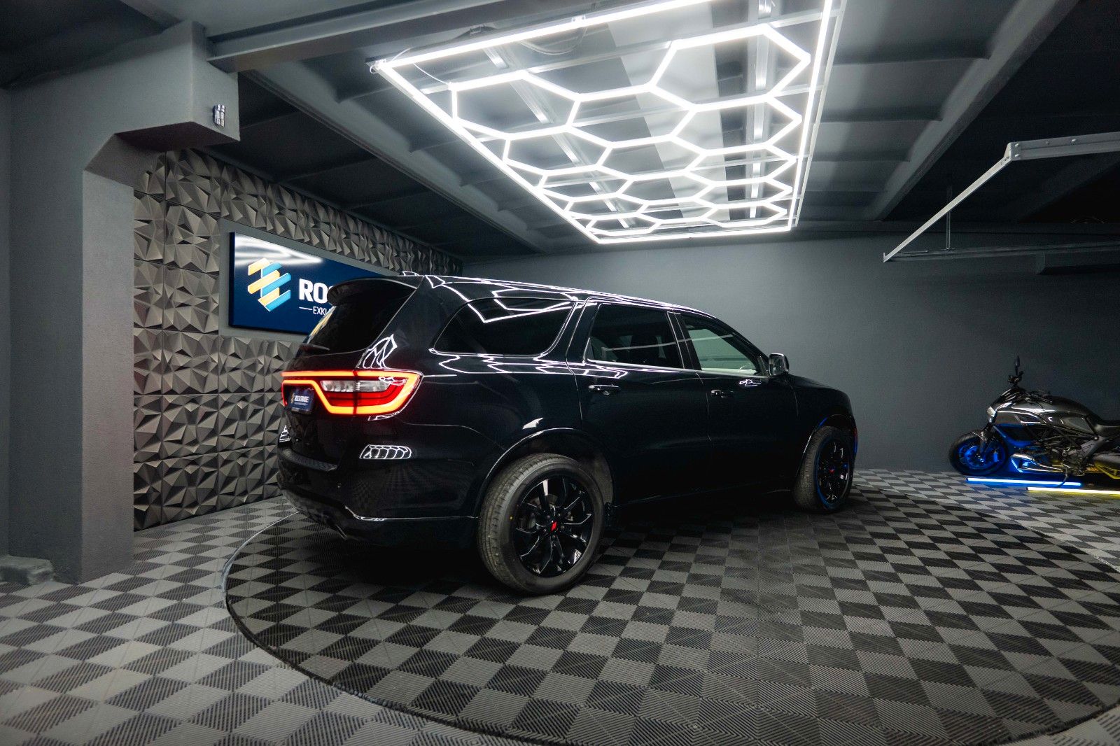 Fahrzeugabbildung Dodge Durango 3.6 V6 GT 4x4 SRT Night-Paket Modell 22