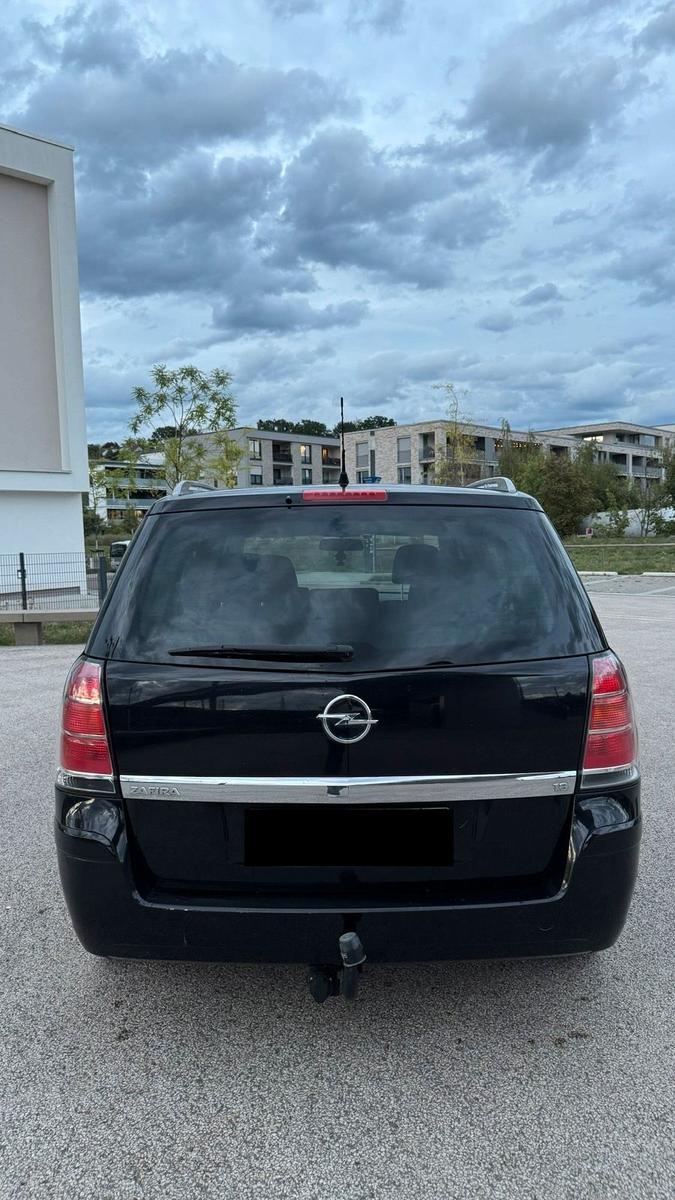 Opel Zafira 2006 — engine 140 HP (103kW)