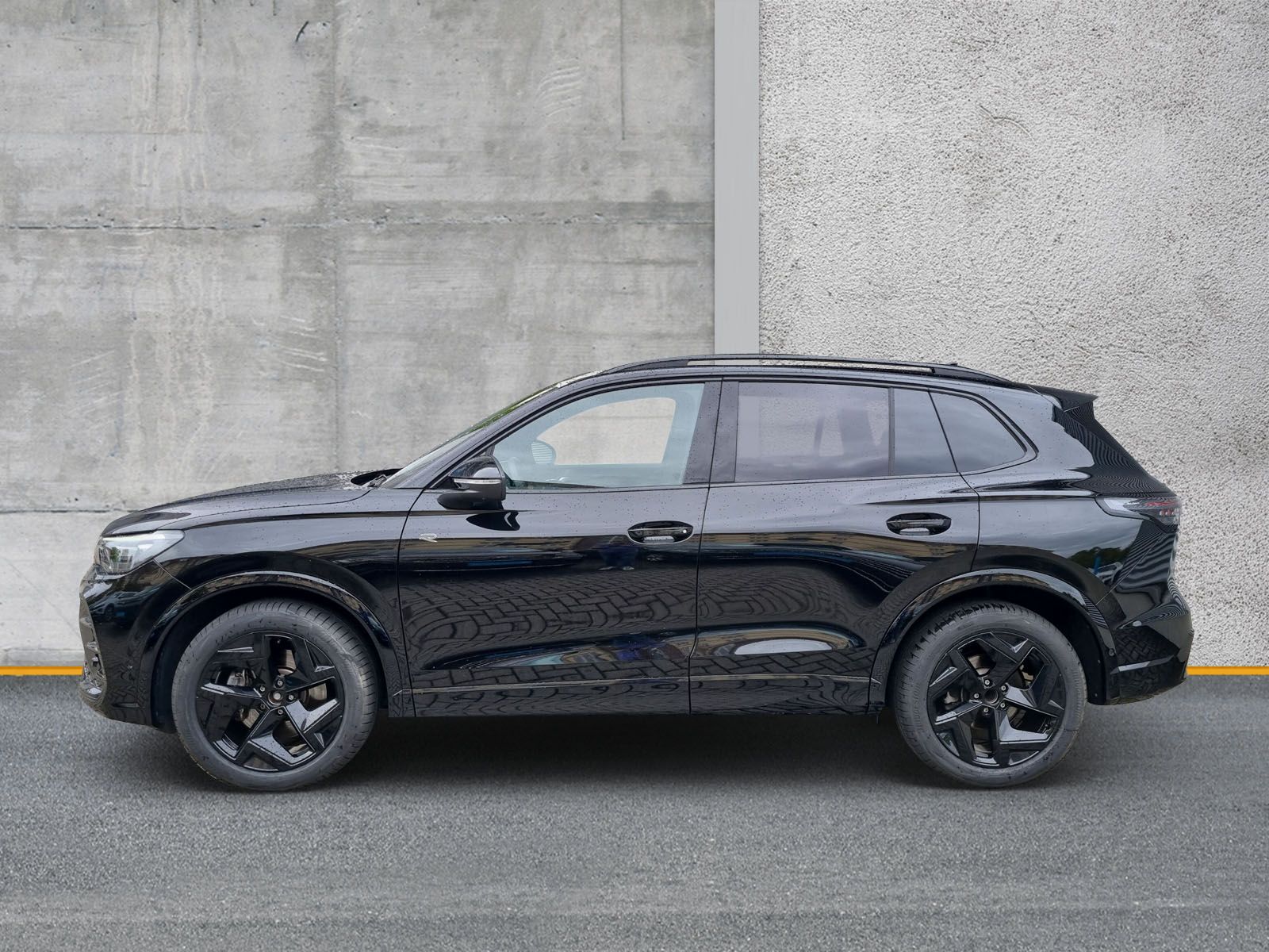 Volkswagen Tiguan 2.0 TDI DSG R-Line AHK PANO KAMERA imagem 2