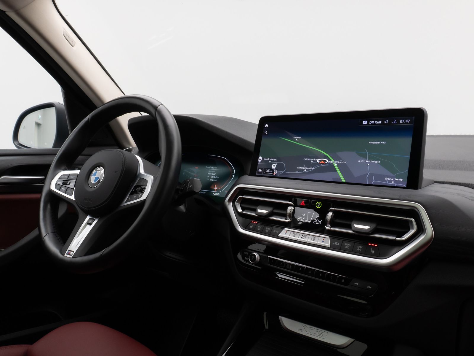 Fahrzeugabbildung BMW X3 xD30i Panorama 360°HUD DAB HiFi Komfort Sport
