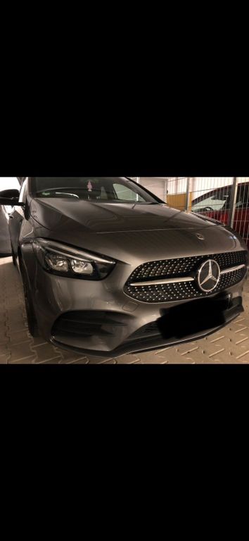 Image of Mercedes-Benz B 180