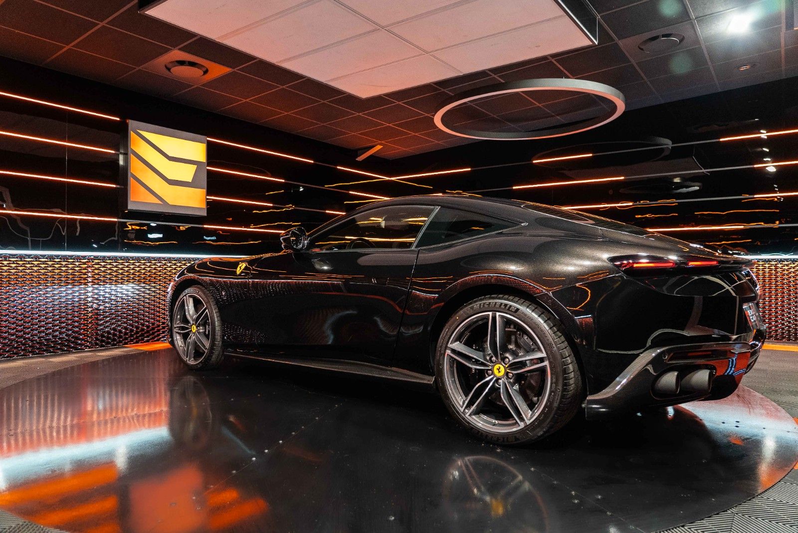 Ferrari Roma*Passenger Display*360*Carbon + LED imagem 3