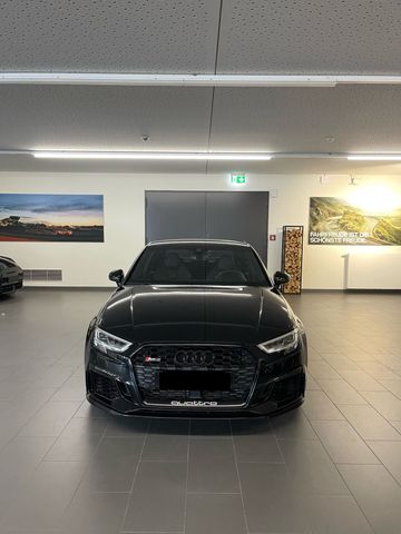 Audi RS3 Limousine 2.5 TFSI STronic Quattr...