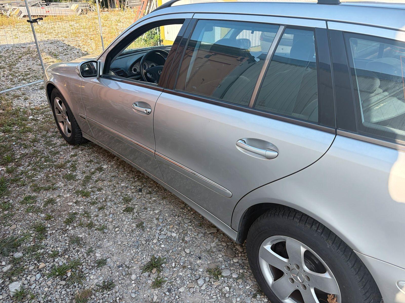 Mercedes-Benz E320 2004 — photo 7