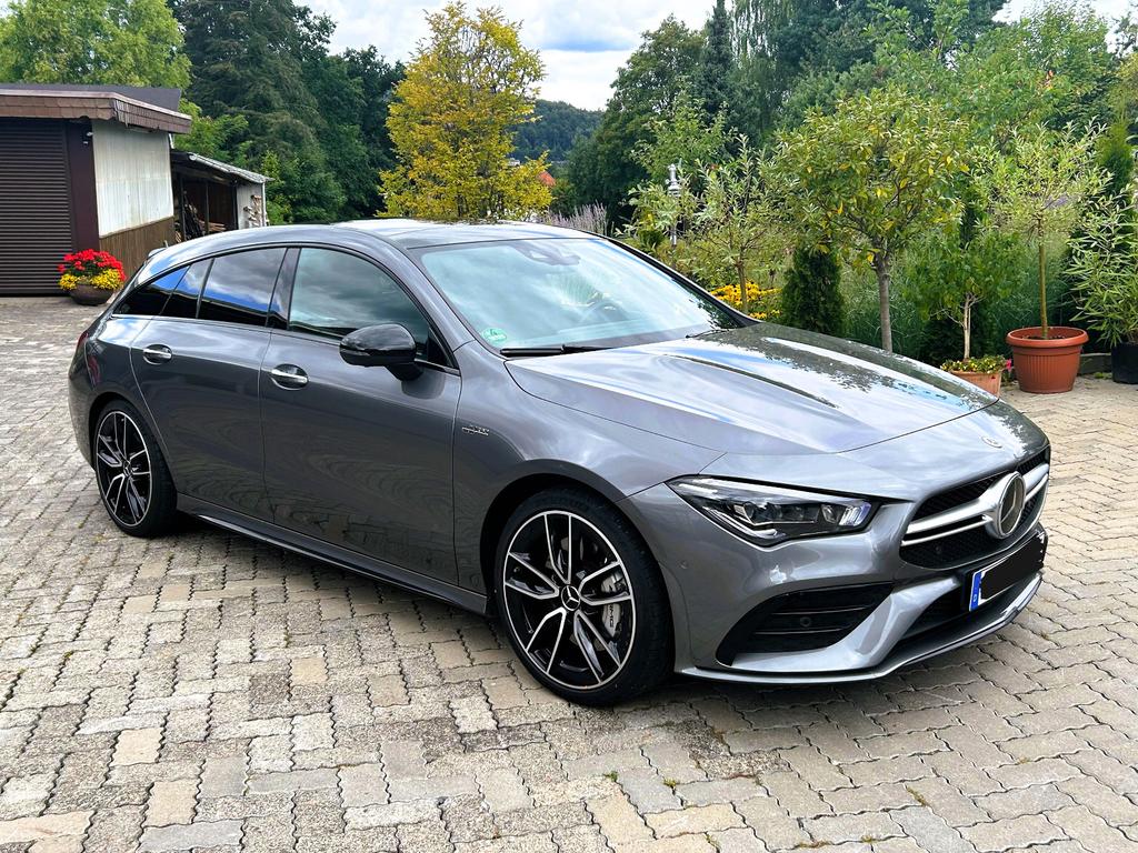 Mercedes-Benz CLA 35 AMG