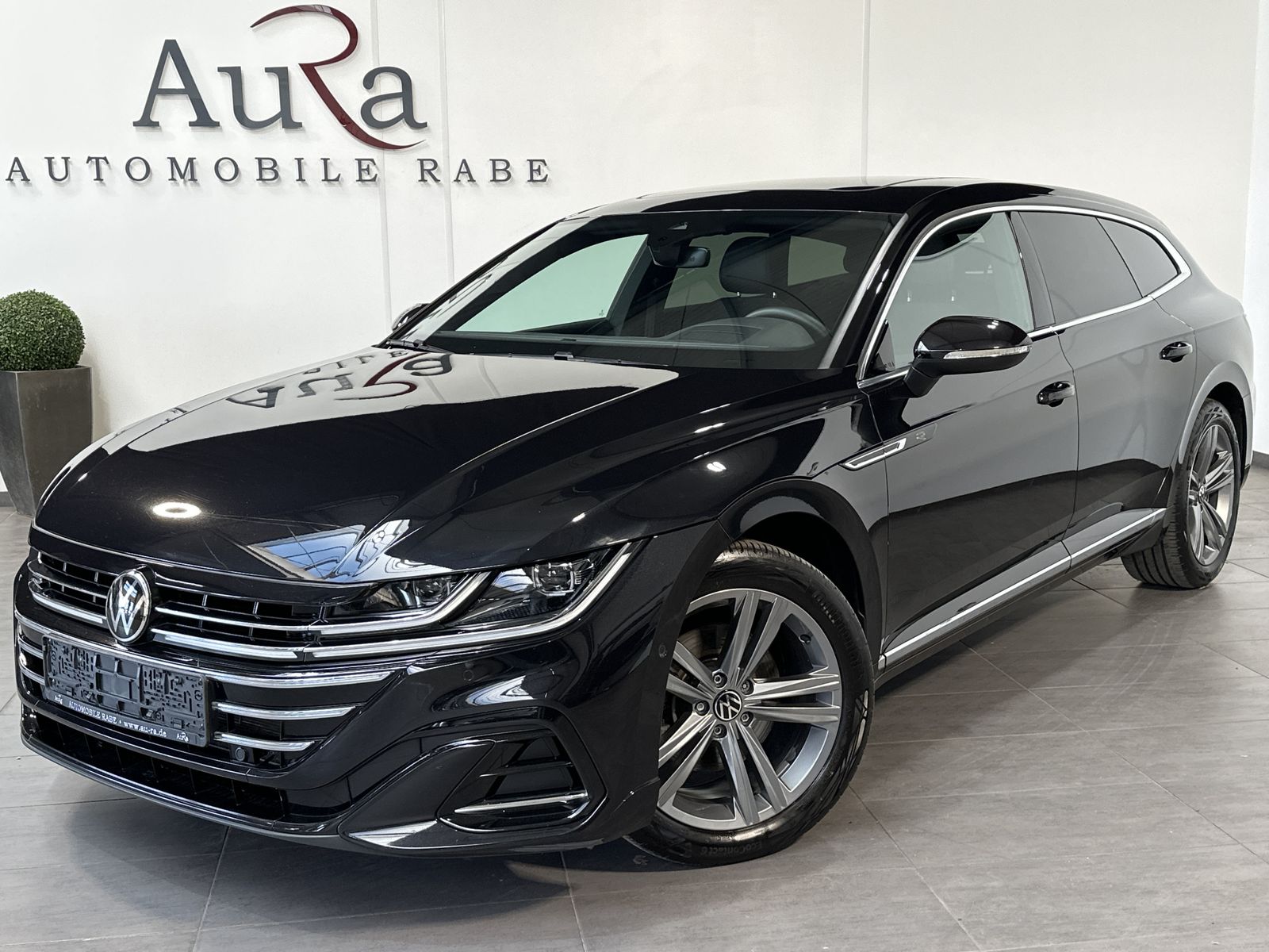 Fahrzeugabbildung Volkswagen Arteon SB 2.0 TDI DSG R-Line NAV+MATRIX+AHK+PANO