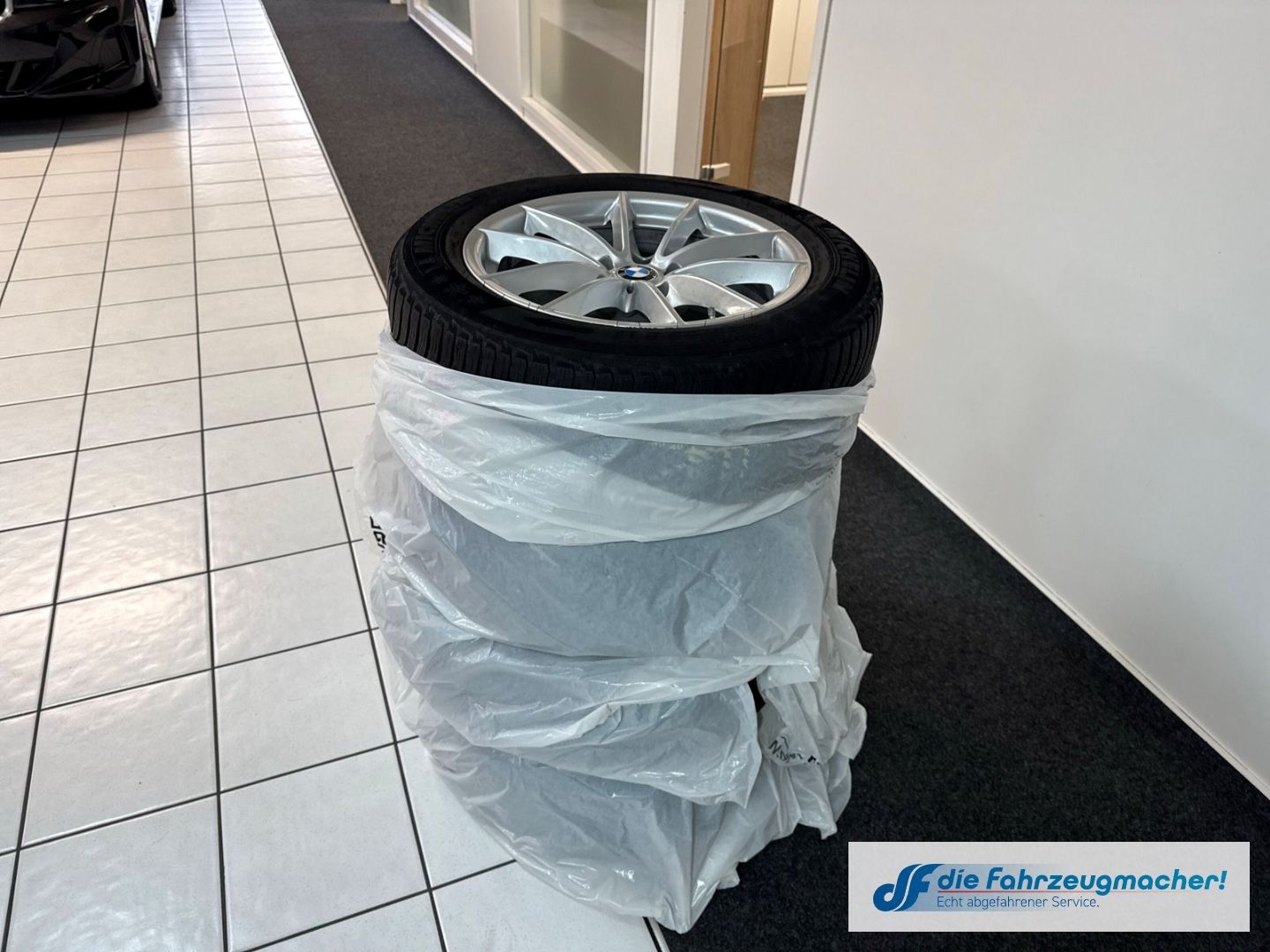 Fahrzeugabbildung BMW 520 d Touring Park-Assistent Luftfederung Navi D