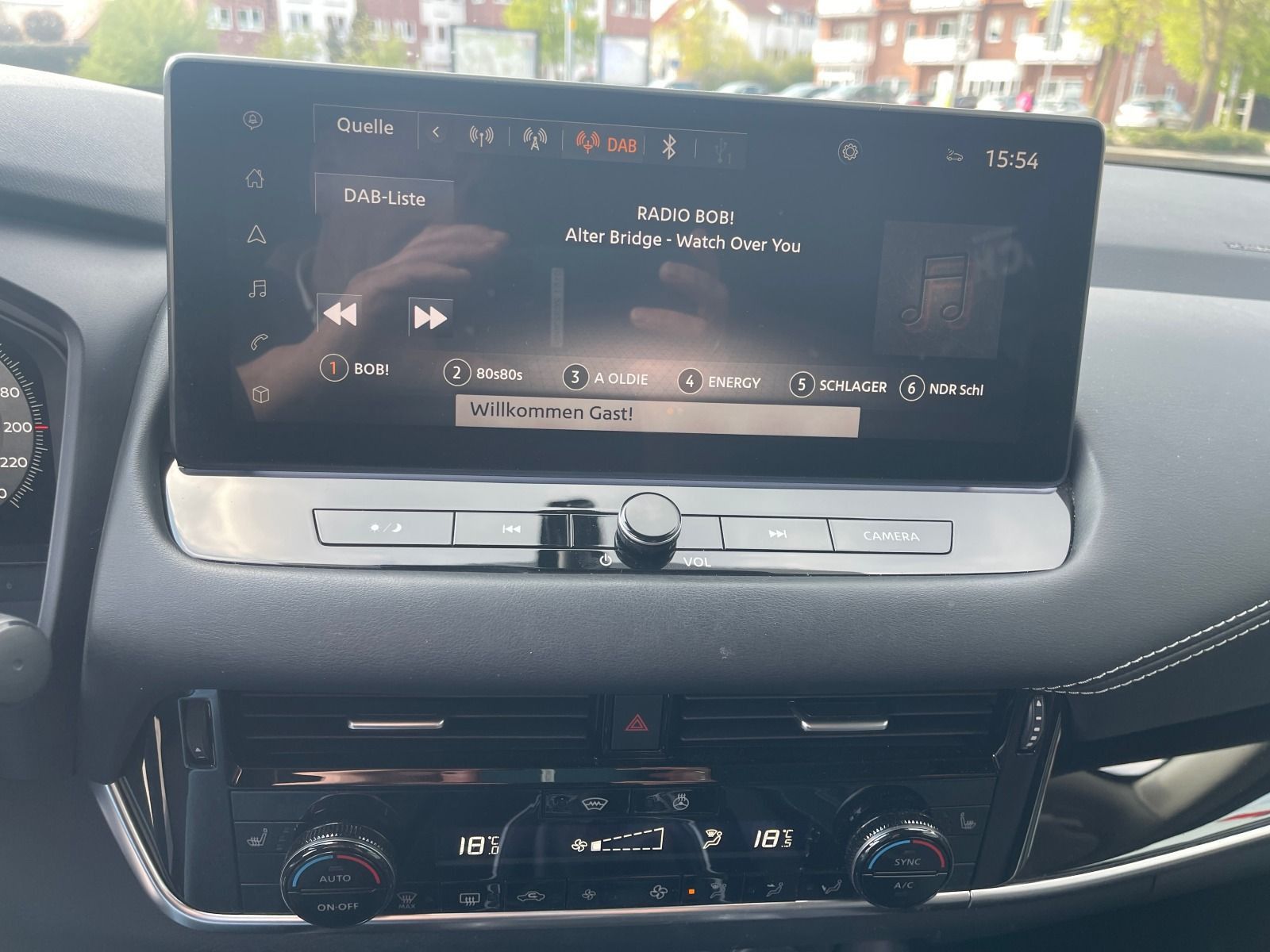 Fahrzeugabbildung Nissan Qashqai 1.3 Mild-Hybrid N-Connecta AHK/Kamera/LE