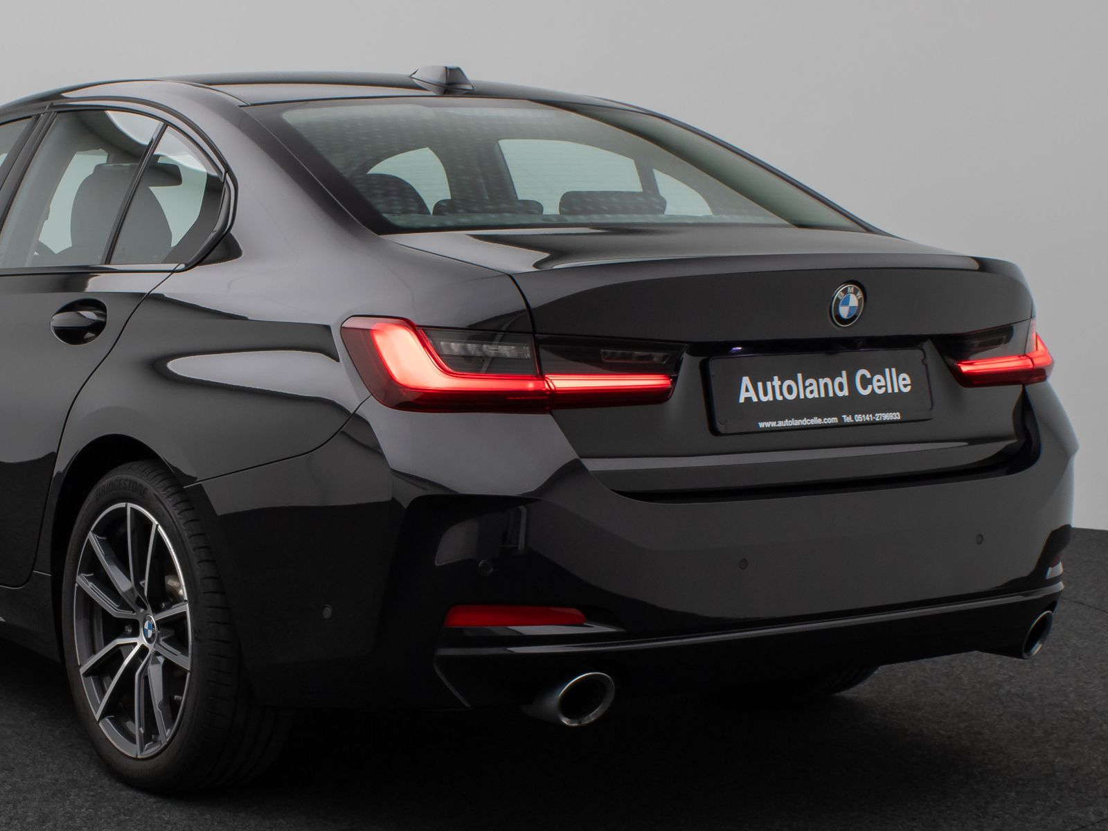 Fahrzeugabbildung BMW 330d xD Lim. Kamera DAB Leder Alarm Sport 18Zoll