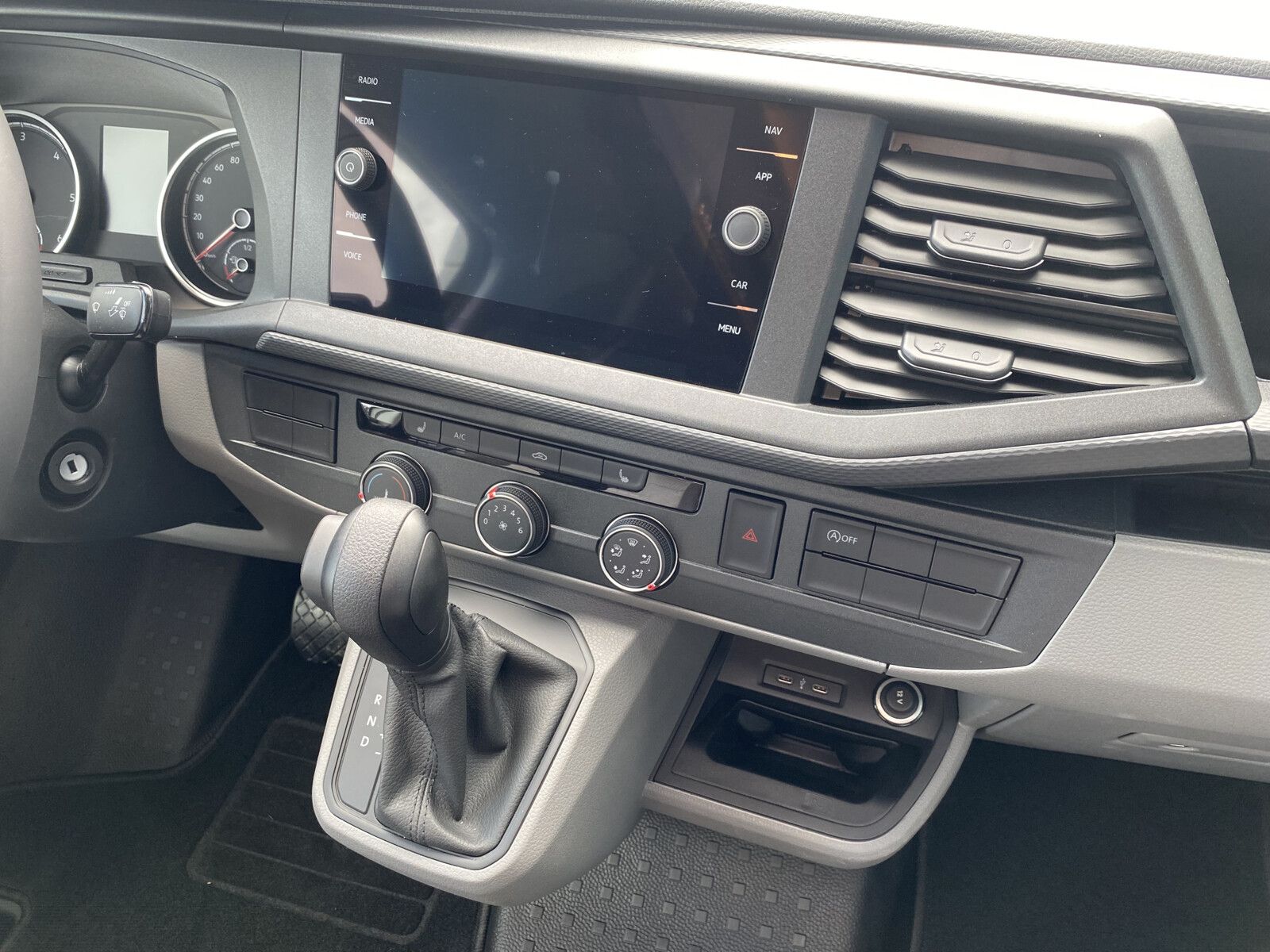 Fahrzeugabbildung Knaus Tourer Van VANSATION 500 LT Automatik, Markise