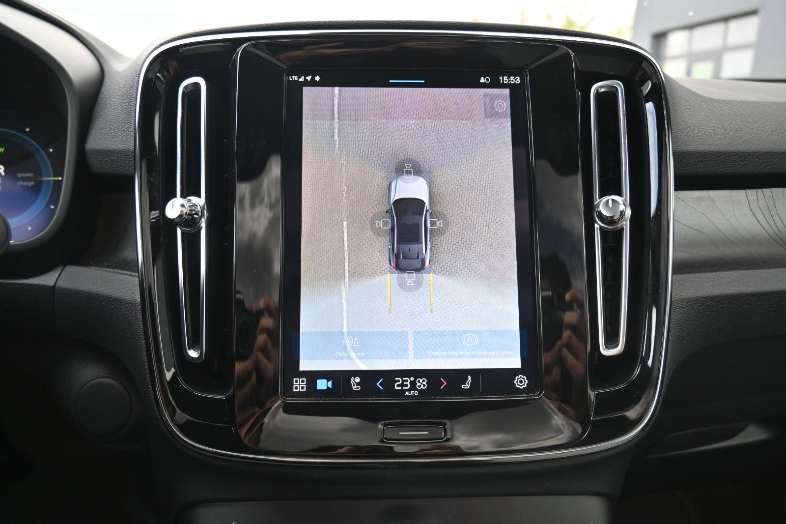 Fahrzeugabbildung Volvo C40 Ultimate BEV Single Motor H/K*AHK*PANO*