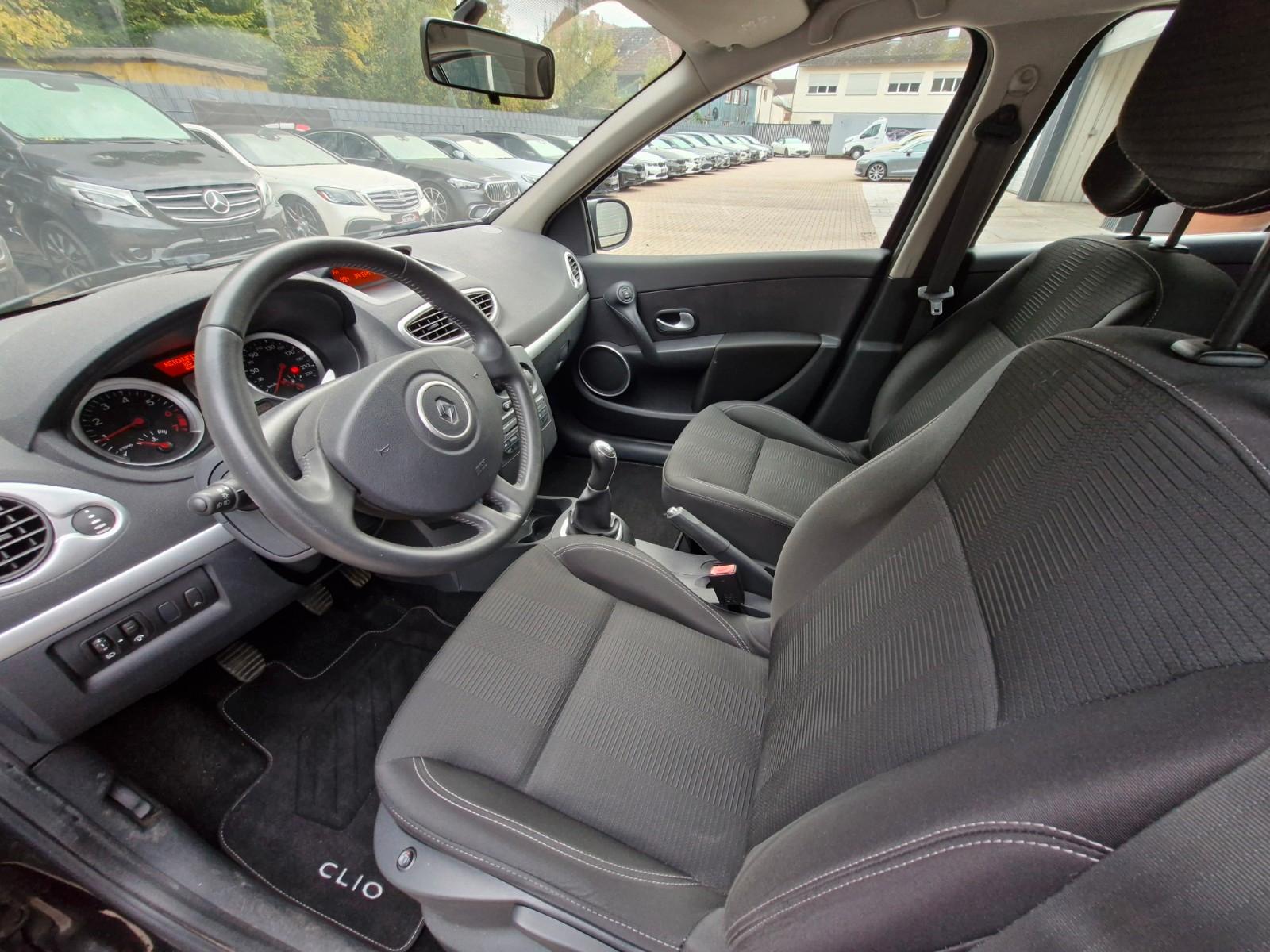 Renault Clio 2011 — photo 9