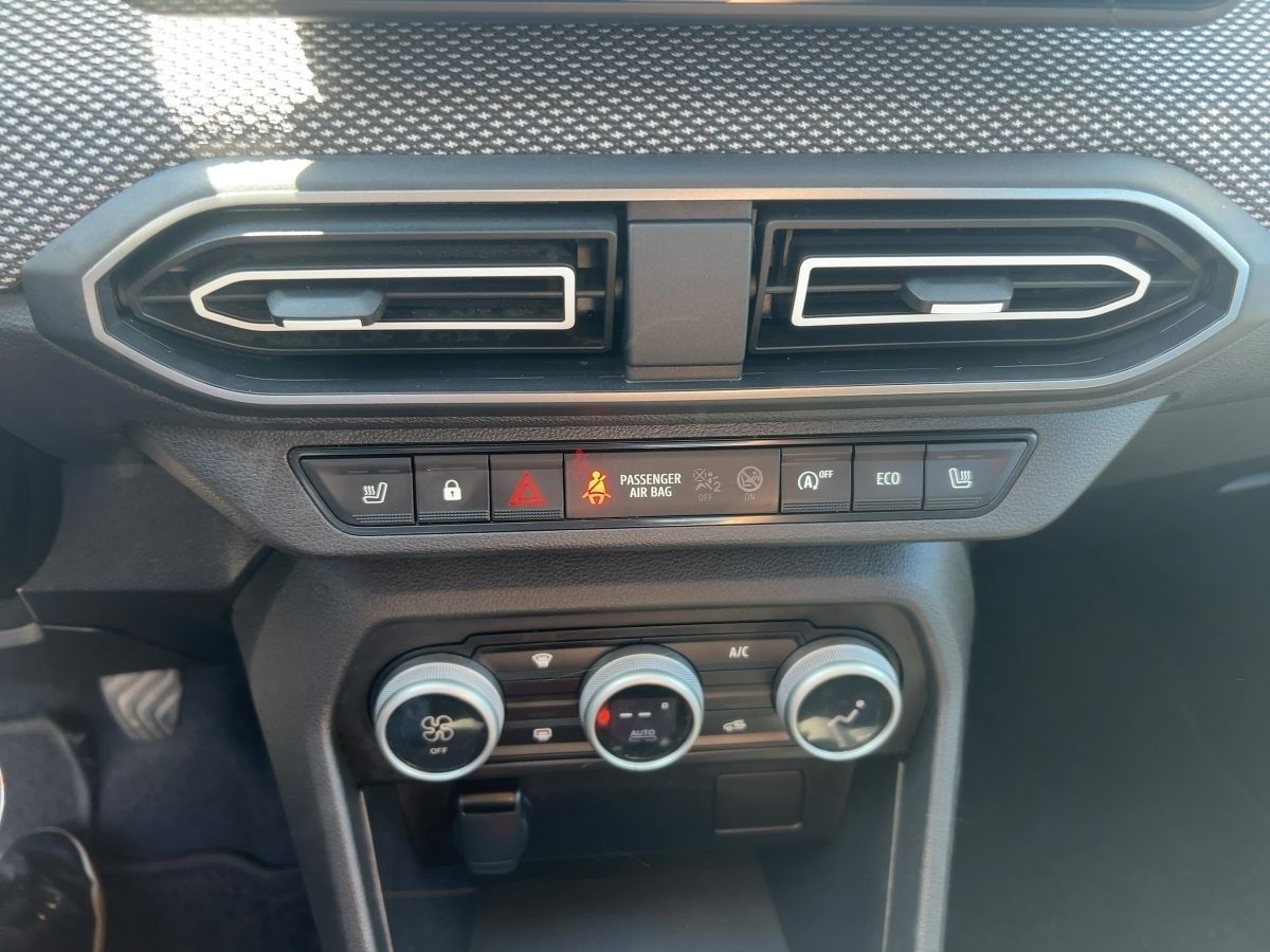 Fahrzeugabbildung Dacia Sandero Expression TCe 90