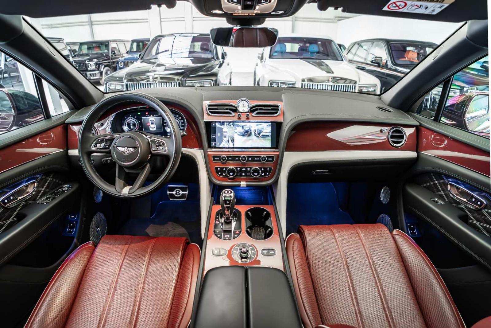 Bentley Bentayga 4.0 V8 EWB Mulliner New Model / 4 Seats