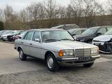 Mercedes-Benz 230 E W123 *Automatik*Schiebedach*137TKM* - Mercedes-Benz S123