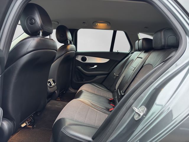 Fahrzeugabbildung Mercedes-Benz C 180 T Avantgarde+LED+Navi+Kamera+Spur+AHK