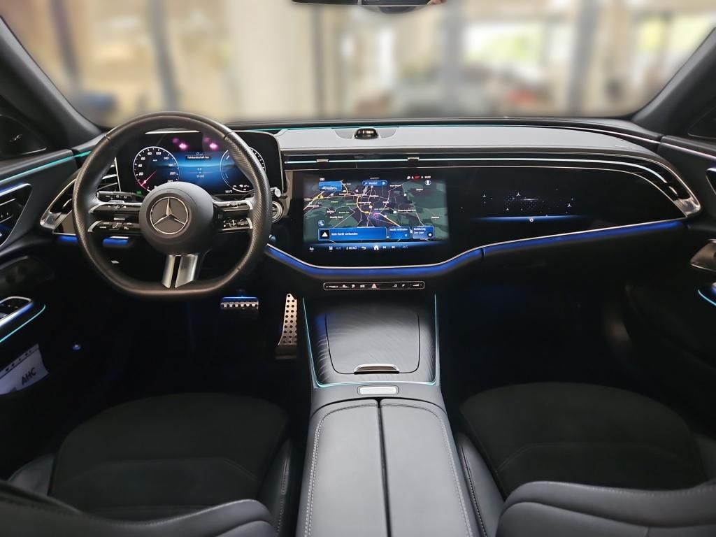 Fahrzeugabbildung Mercedes-Benz E 300 deT 4M AMG Pano HUD Airm. Superscreen 3D