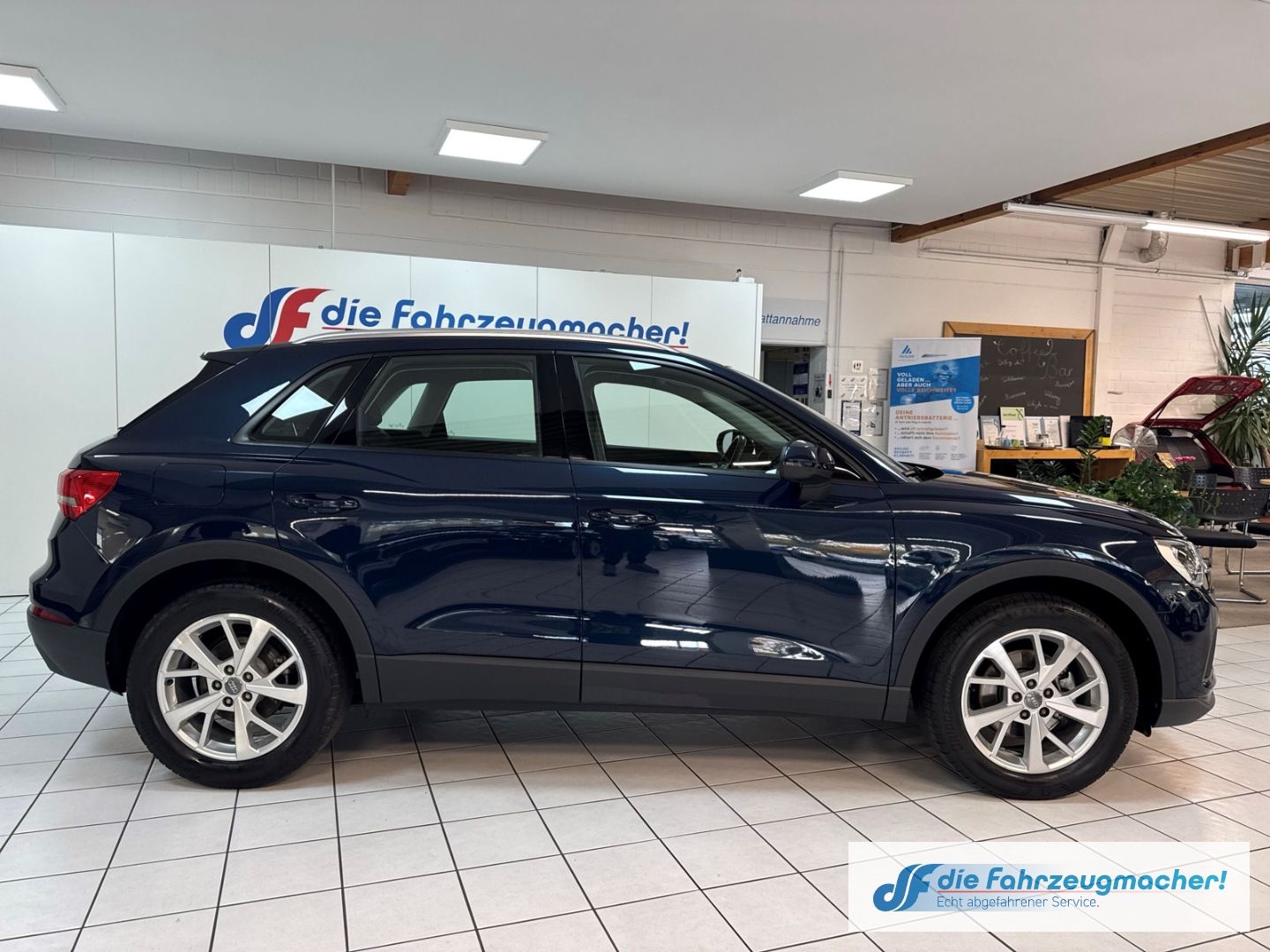 Fahrzeugabbildung Audi Q3 35 TFSI basis Digitales Cockpit Soundsystem L