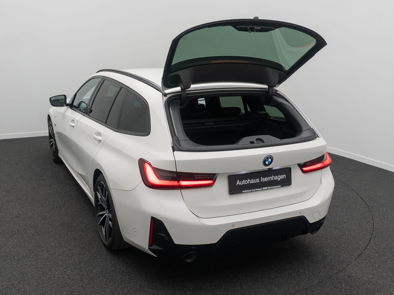 Fahrzeugabbildung BMW 330e M Sport HUD H/K DAB Kamera Alarm AHK 19Zoll