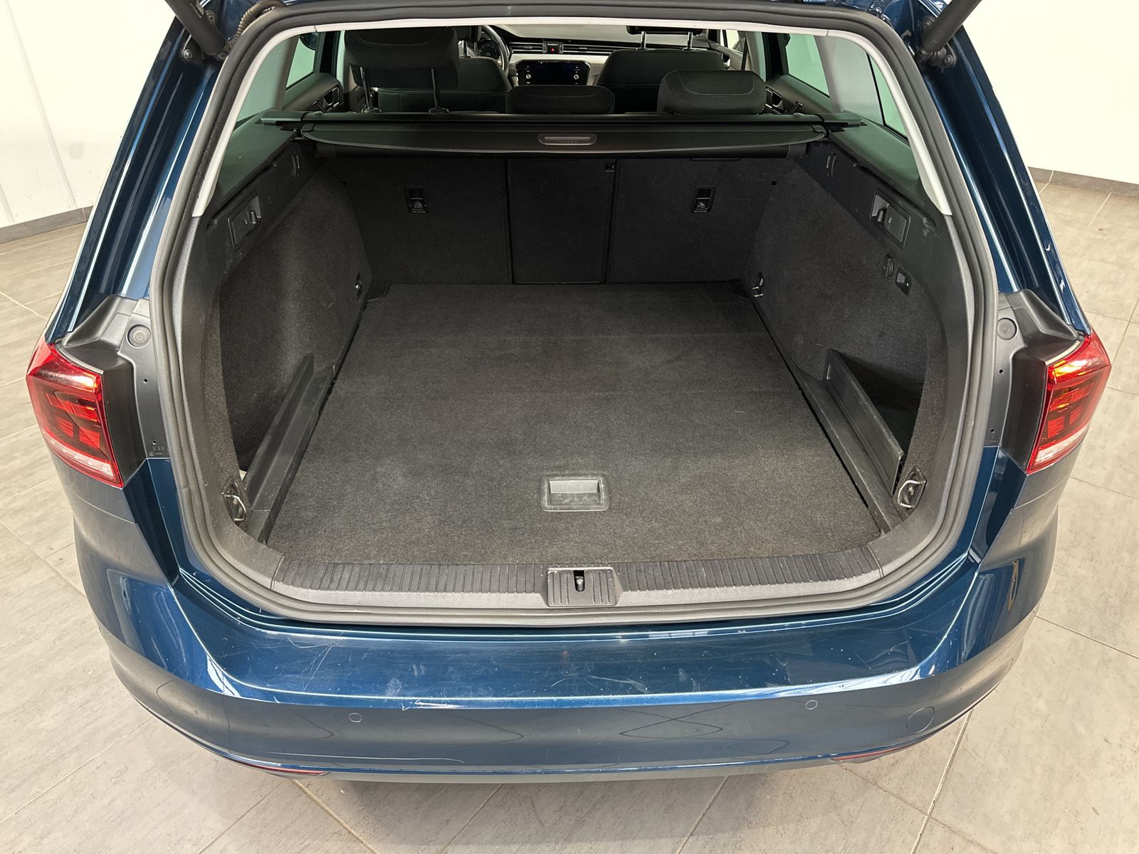 Fahrzeugabbildung Volkswagen Passat Variant 2.0 TDI DSG Business NAV+LED+AHK