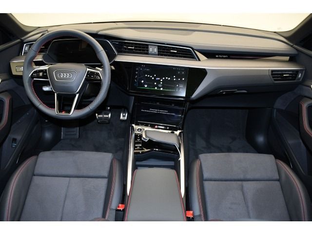 Audi Q8 Sportback 55 e-tron quattro S line foto 5