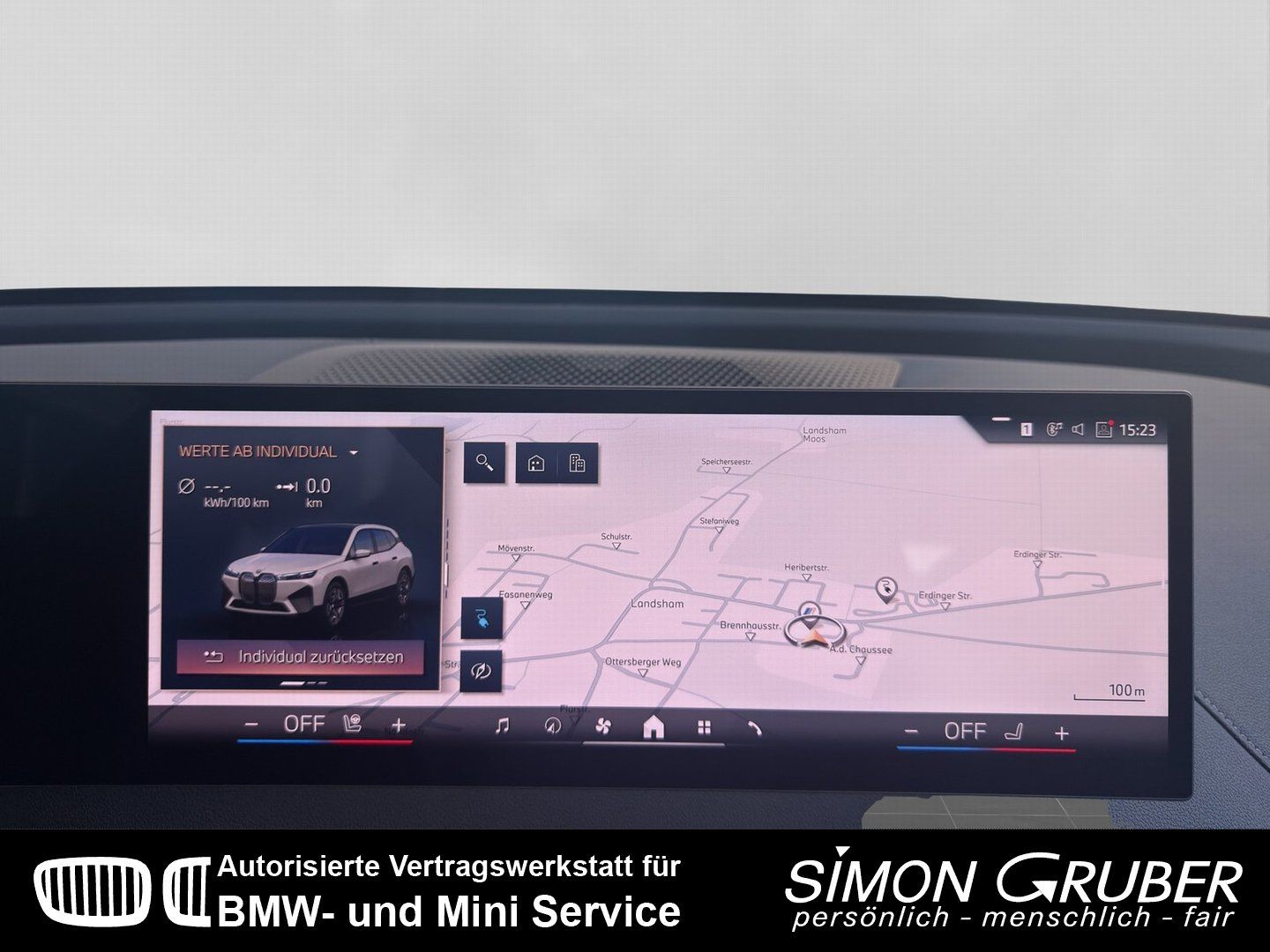 Fahrzeugabbildung BMW iX xDrive50 Sport PanoSky H&K HUD Laser AHK