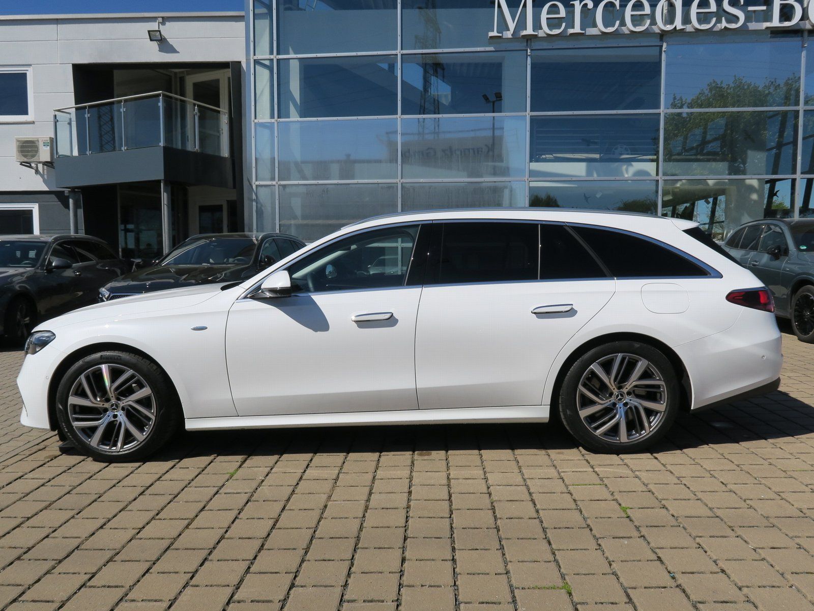 Mercedes-Benz E 300 e Avantgarde Advanced AHK Burmester 360° foto 3