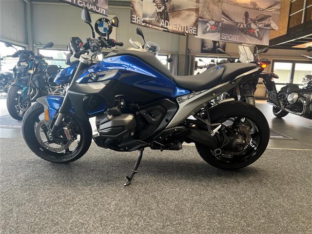 BMW R 1300 R OIL INCLUSIVE UND KOFFER