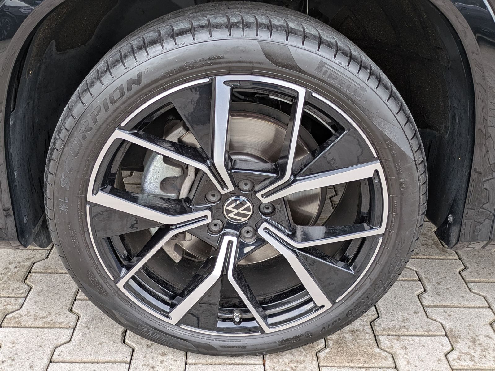 Fahrzeugabbildung Volkswagen Tayron 2.0 TDI 4M R-Line 7Si*MATRIX*AHK*PANO*HUD