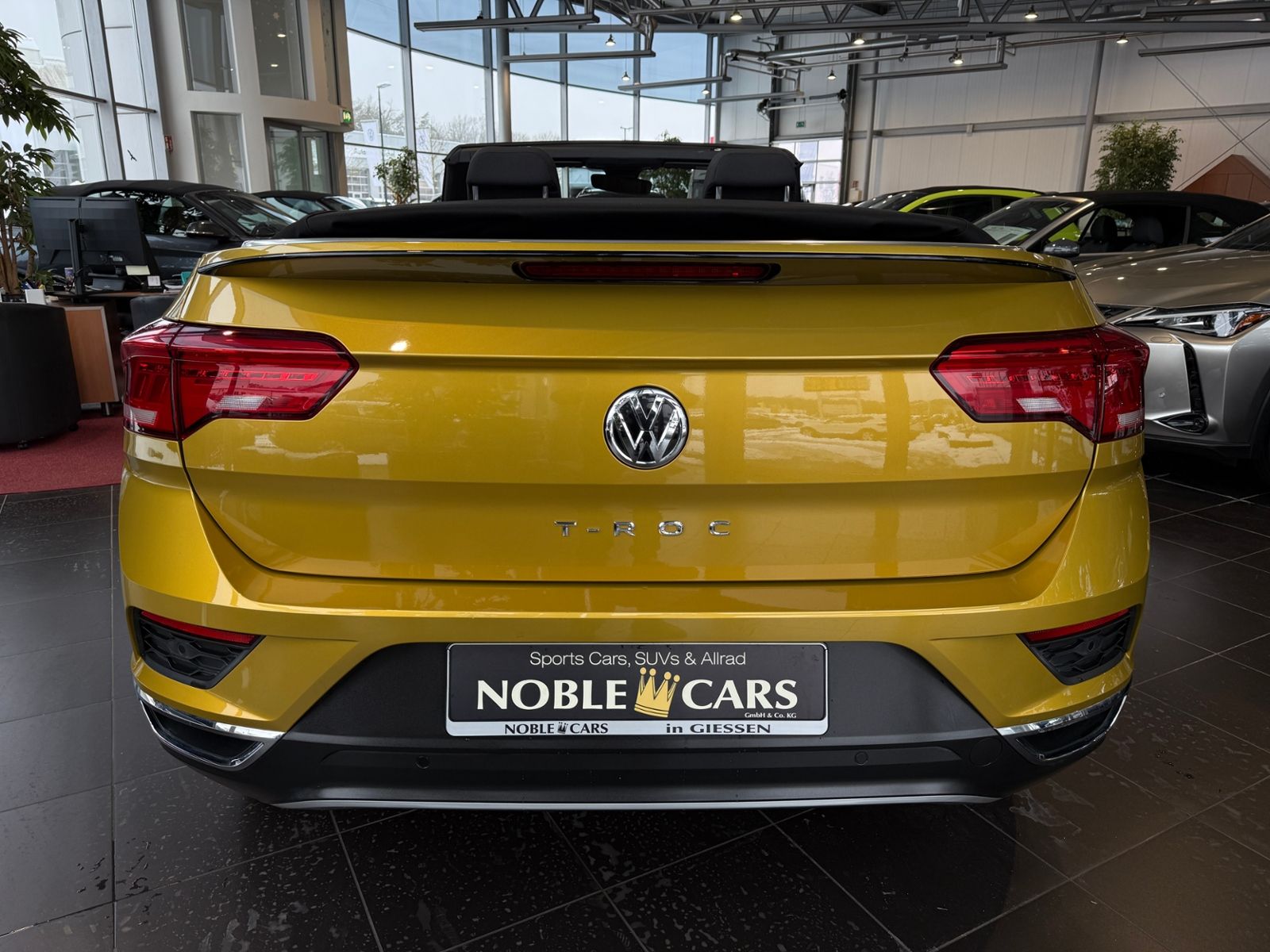 Fahrzeugabbildung Volkswagen T-Roc Cabriolet Style ACC LED NAV SHZ