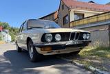 BMW e28 520 - BMW 520: E28