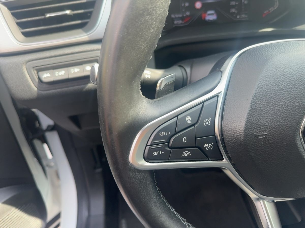 Fahrzeugabbildung Renault Captur INTENS TCe 140 EDC ABS Fahrerairbag ESP Z