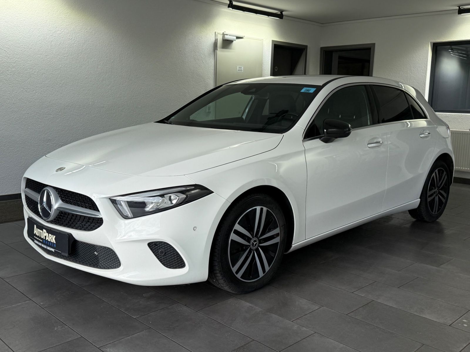 MERCEDES-BENZ A 180 d Progressive*Kamera*LED*KEYLESS GO*AHK*