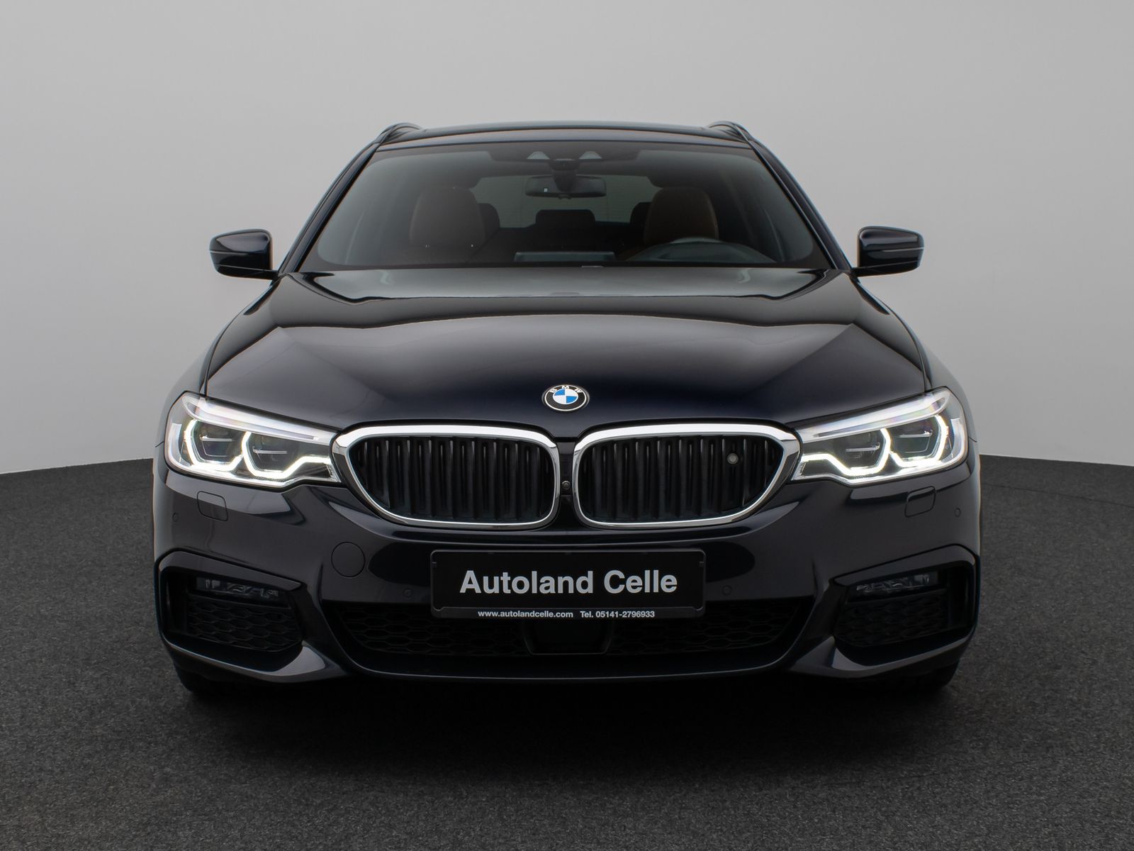 Fahrzeugabbildung BMW 540d xD M Sport Panorama 360°HUD B&W NightVision