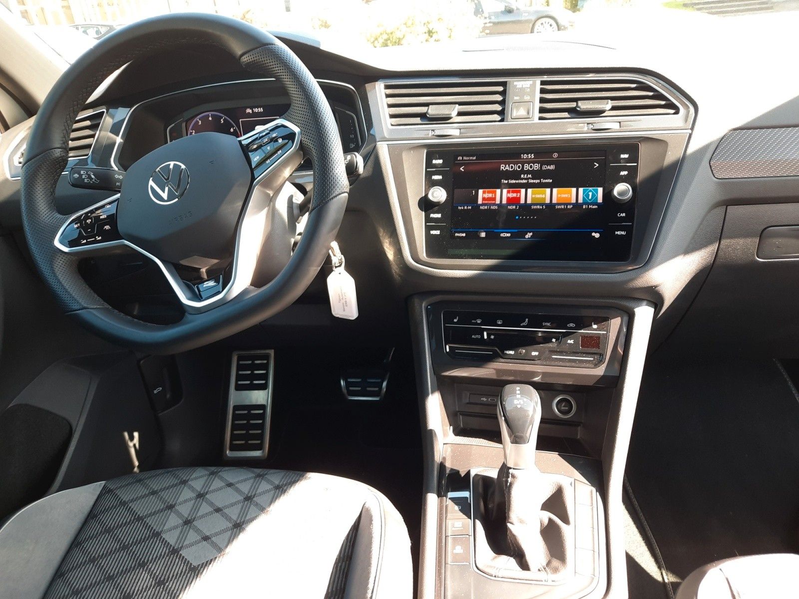 Tiguan R-Line 1,5 TSI DSG Matrix Navi AHK DCC