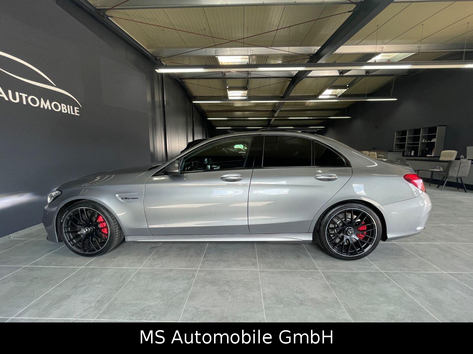Mercedes-Benz C 63  S AMG Top Ausstattung