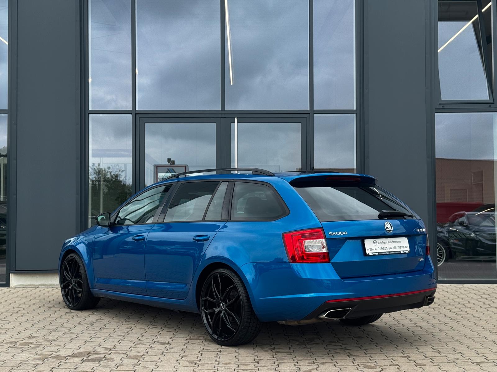 SKODA OCTAVIA - RS - 2.0 TSI 220 CV - XENON - CARPLAY - BVA - PACK SPORT