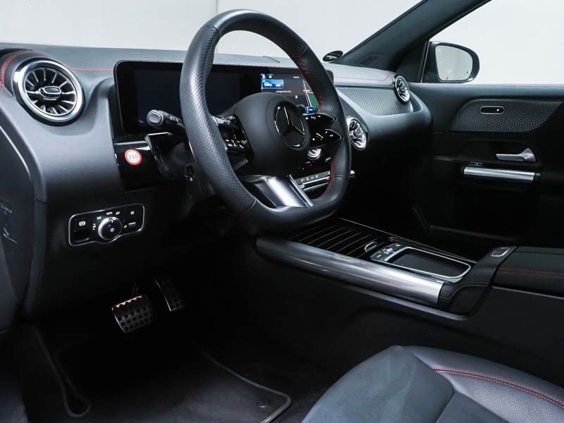 Fahrzeugabbildung Mercedes-Benz EQA 250 AMG Pano+Night+Ambi+Totw+Kamera+20'