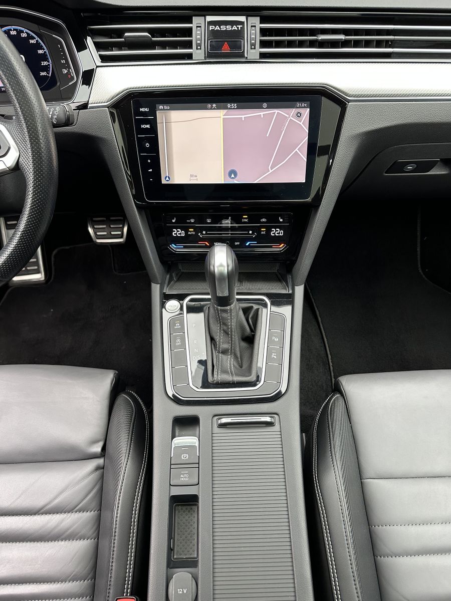 Fahrzeugabbildung Volkswagen Passat Variant 2.0 TDI DSG 4M R-Line NAV+LED+H&K
