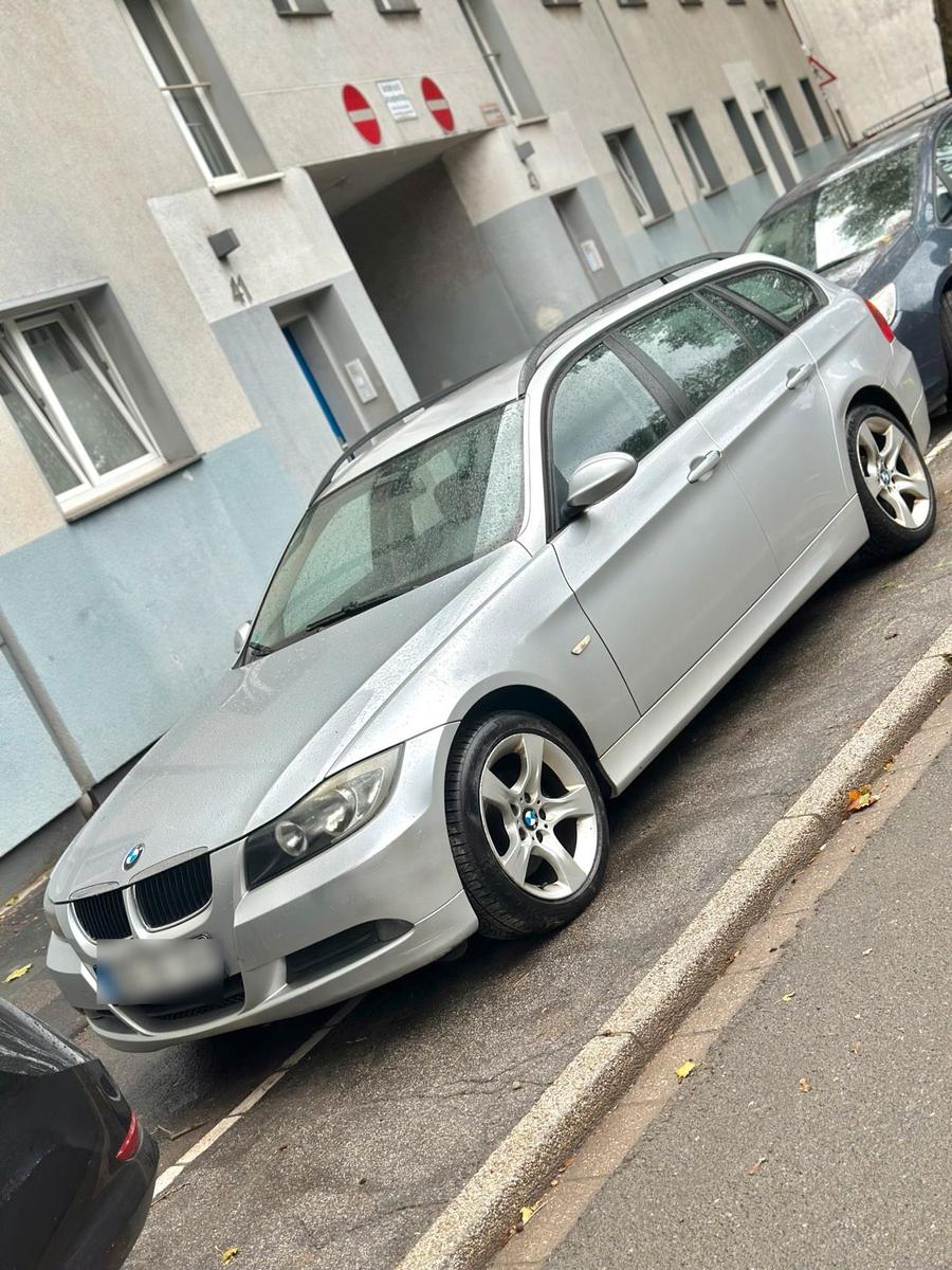 BMW 320