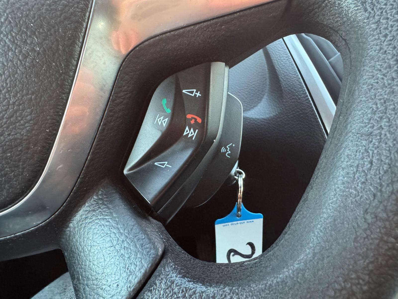 Ford Focus 2012 — photo 24