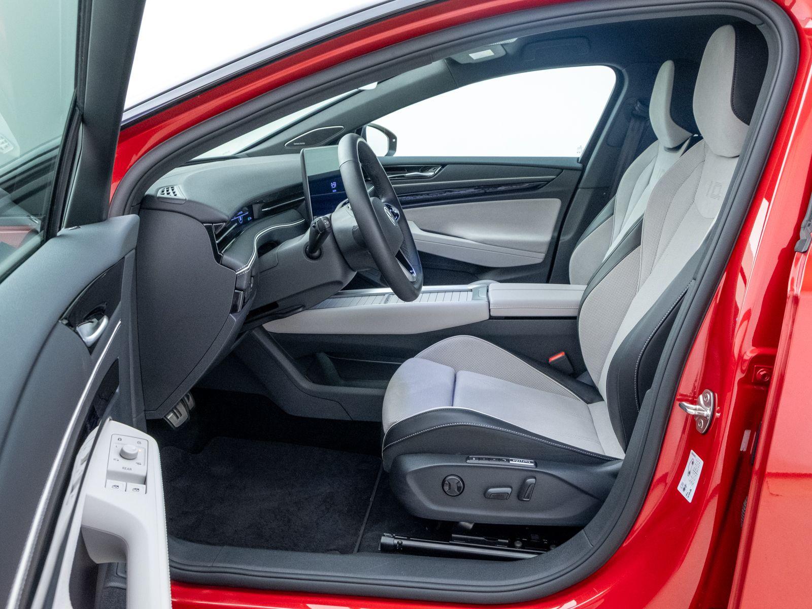 Volkswagen ID.7 Tourer Pro *WÄRMEPUMPE*360°*APP*ACC*MATRIX*