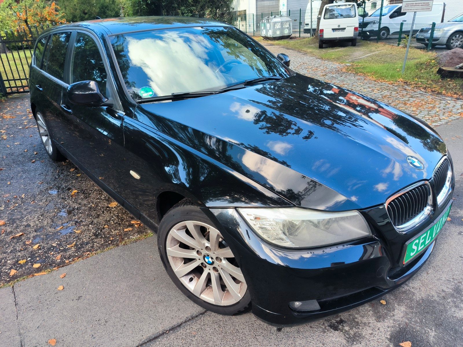 BMW BMW 330d Touring xDrive-Standheizung-Leder-