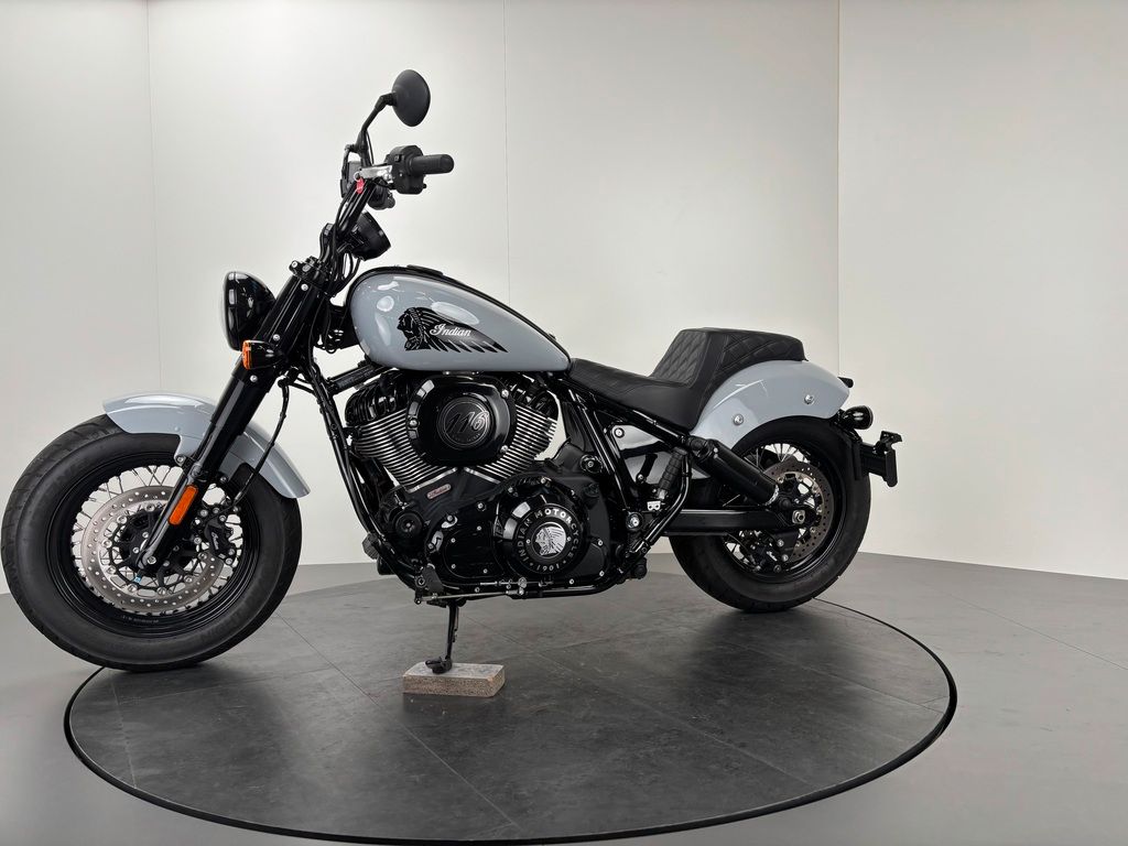 Fahrzeugabbildung Indian CHIEF BOBBER DARK HORSE *JEKILL & HYDE*